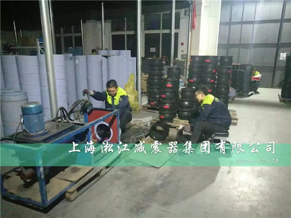 常州工廠案例:訂做6kg法蘭橡膠軟連接 橡膠軟連接