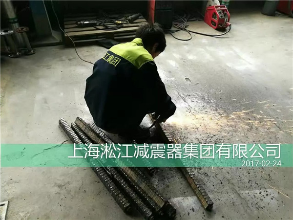 大翻邊橡膠接頭在什么樣的情況下使用 橡膠接頭